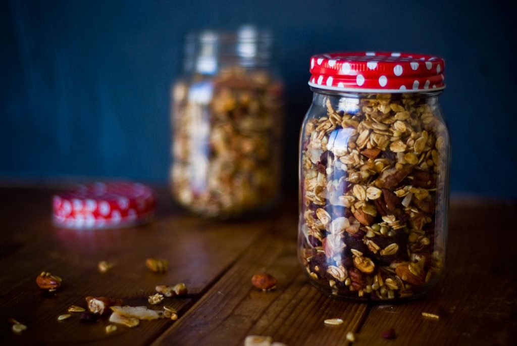 גרנולה ביתית עם כוסמת וקקאו