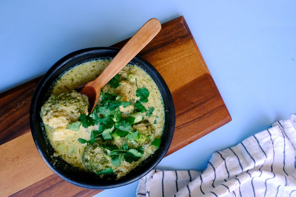 קציצות אפונה בקארי ירוק